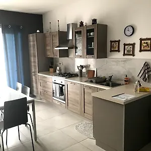 - 5 Mins From Airport , Luqa Malta