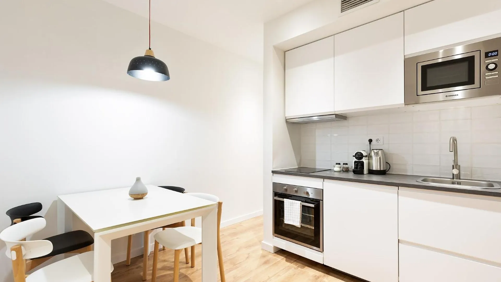 Urban Chill Apartments By Olala Homes L'Hospitalet de Llobregat 0*,