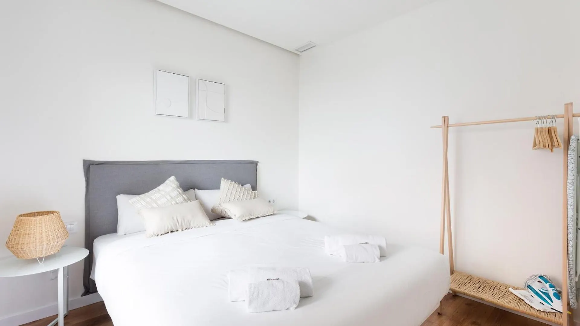 Urban Chill Apartments By Olala Homes ロスピタレート・デ・リョブレガート